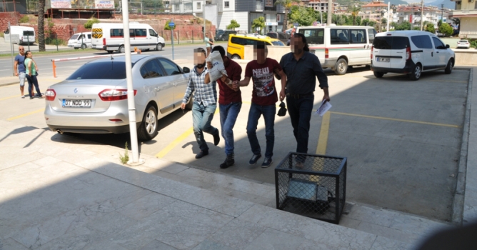 Kapkaç yapan 2 kişi tutuklandı