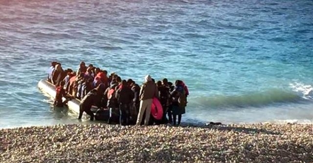 Kaş'ta Suriyeli 80 Kaçak Yakalandı