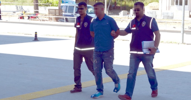 Kilit kıran hırsız yakayı ele verdi