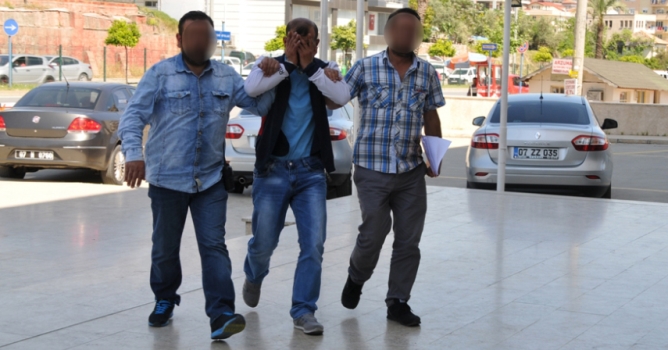 Kredi kartı hırsızı yakalandı