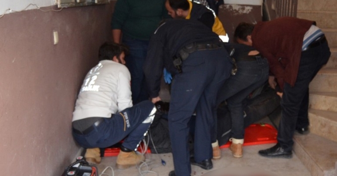 Merdivenden düşerek hayatını kaybetti