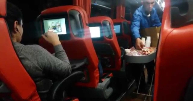 Otobüs fren yaptı 3 kişi yaralandı