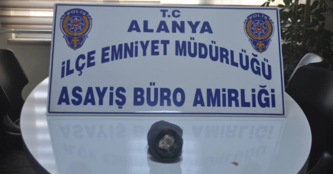 Otobüsün bagajından 450 gram eroin çıktı