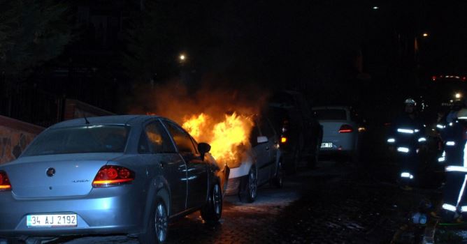 Otomobil kundaklandı