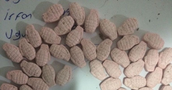 Otomobilde 83 adet uyuşturucu hap çıktı