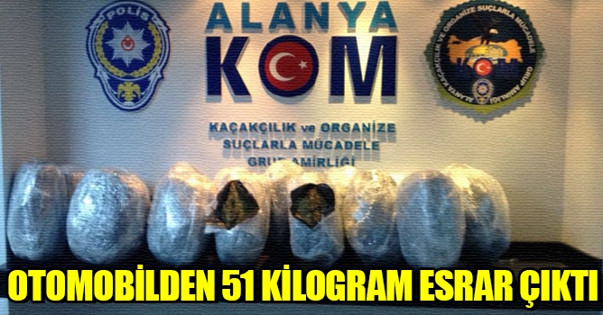 Otomobilden 51 kilogram esrar çıktı