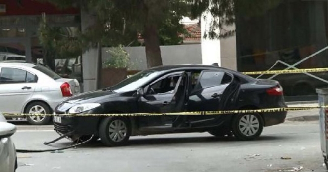 Otomobile kurşun yağmuru! 