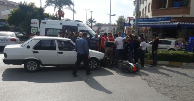 Otomobilin çarptığı motosikletli yaralandı