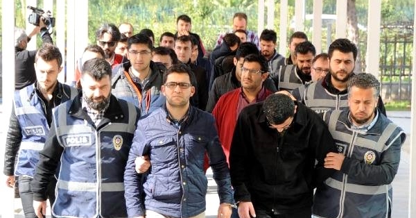 Paralel Yapı' Operasyonunda 3 kişi tutklandı