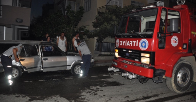 Park halindeki araç yandı