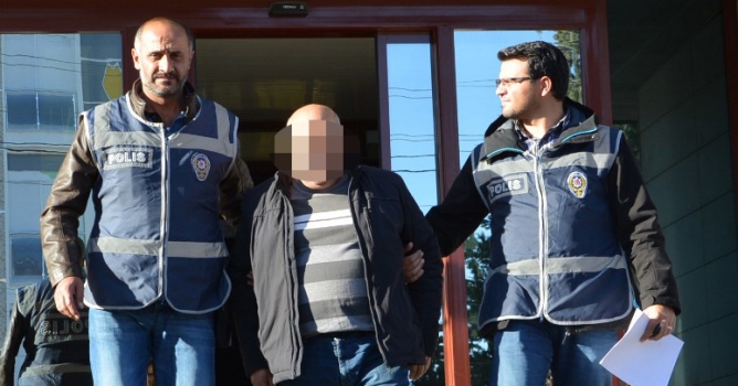 Piyasaya sahte para süren baba ve oğulları yakalandı 