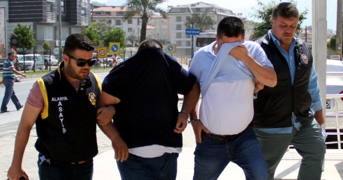 Piyasayı 500 bin TL dolandıranlar yakalandı