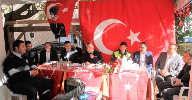 Polis halkla huzur toplantısında buluştu