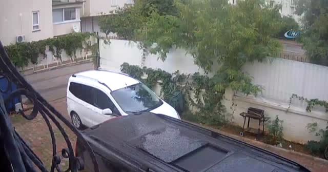  Polis kıyafeti giyip gasp yaptılar