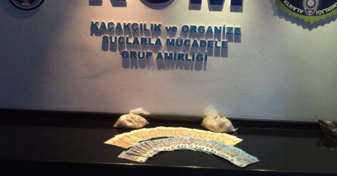 Polis zehir tacirlerine göz açtırmıyor