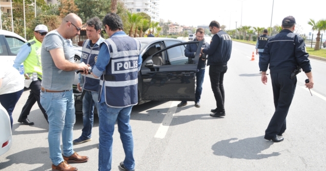Polisten kaçan sürücü tabancayla yakalandı