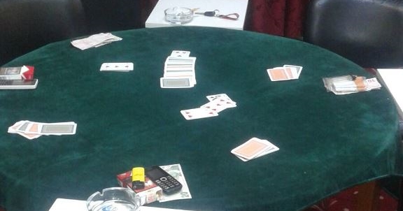 Polisten kumar baskını