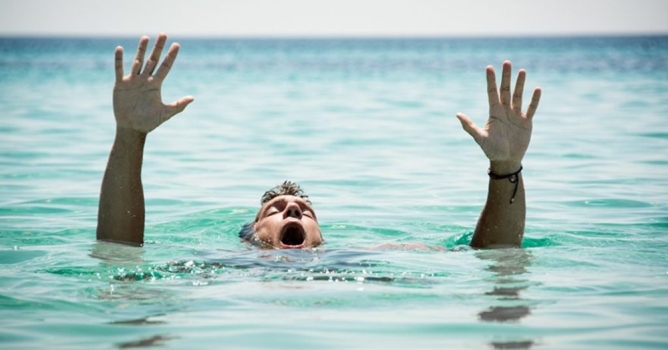 Polonyalı turist boğulma tehlikesi atlattı 