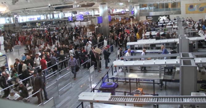 Rusya'da Türkiye karşıtı kısıtlamalar havalimanlarını vurdu