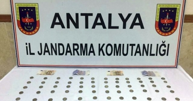 Sahte Euro ile alışveriş yapan iki kişi yakalandı.