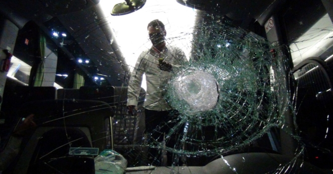 Şehirlerarası otobüslere taşlı saldırı 