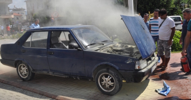 Seyir halindeki otomobilde yangın çıktı