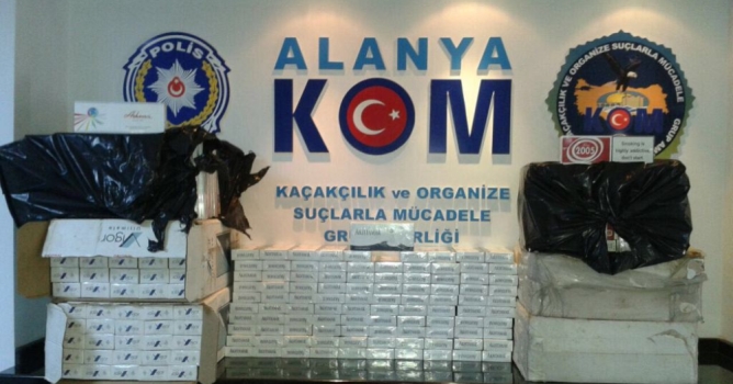 Sigara kaçakçıları polise yakalandı