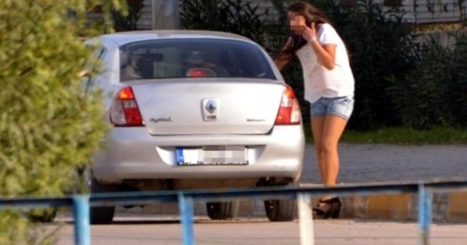 Sokakta fuhuşa geçit yok