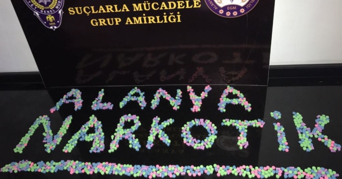 Şüpheli araçtan 1475 adet uyuşturucu hap çıktı 