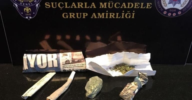 Şüpheli araçtan uyuşturucu çıktı