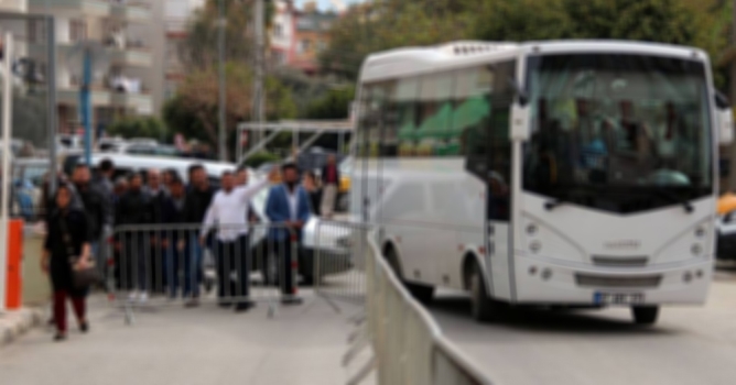 ŞÜPHELİLER ADLİYEDE 