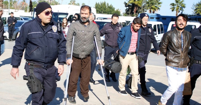 Terörden 12 tutuklama