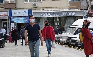 Çankırı’da kısıtlamaya saatler kala vatandaşlar sokaklara akın etti
