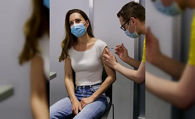 Camdridge Düşesi Kate Middleton korona aşısı oldu