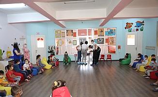 Mardin’de ‘Sevimli Dostlar Müzikli Çocuk Tiyatrosu’ okul öncesi öğrencileriyle buluştu