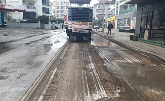 Alanya Belediyesi asfalt yenileme çalışmalarına Tosmur'da devam ediyor