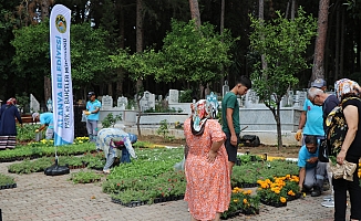 Bayramda 31 mezarlıkta ücretsiz çiçek dağıtılacak