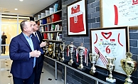 Bakan Çavuşoğlu'dan TVF Başkent Voleybol Kampüsü’ne ziyaret