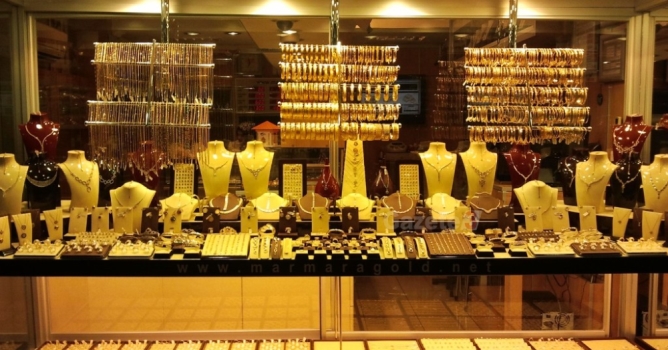 Tırnakçılar kuyumcuyu dolandırdı 