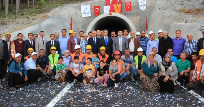 Tünelleri Cumhurbaşkanı Erdoğan açtı