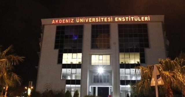 Üniversite çalışanı kadın, üçüncü kattan atladı