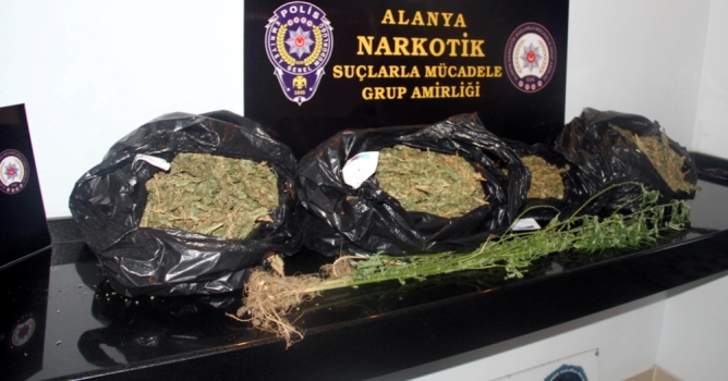 Uyuşturucu taciri polisten kaçamadı