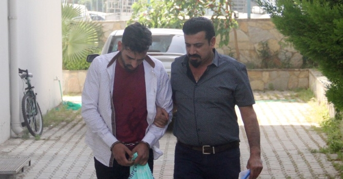 Uyuşturucu taciri cezaevine gönderildi 