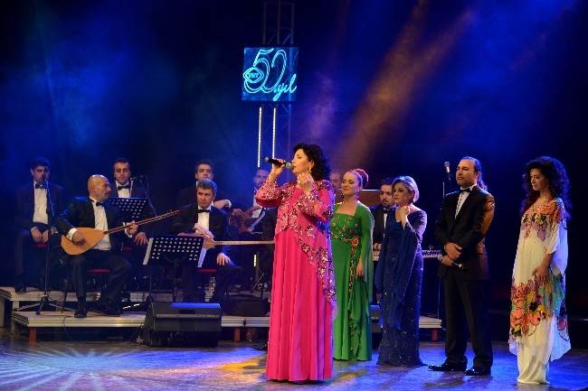 Vali Öztürk Trt 50'Nci Yıl Dönümü Konserine Katıldı