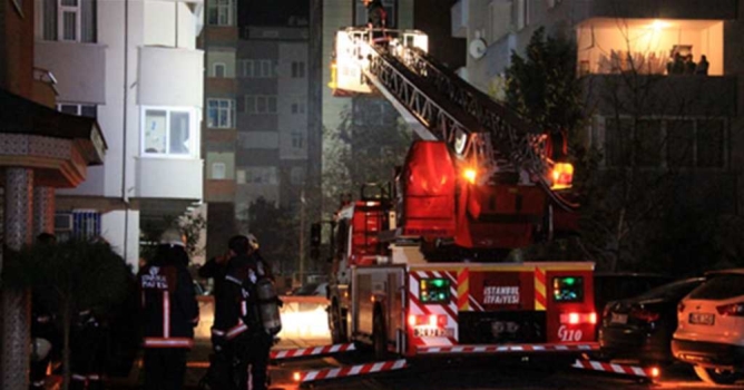 Yangın dumanından 4 kişi zehirlendi