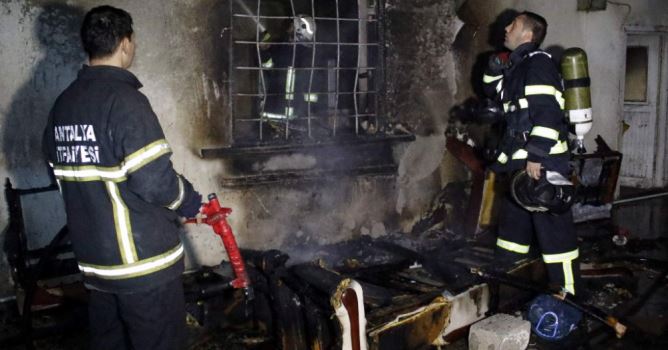  Yangına uykuda yakalandılar