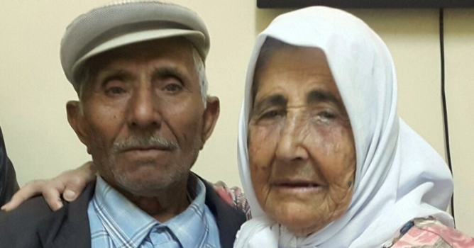 Yaşlı çiftin paralarını çaldılar
