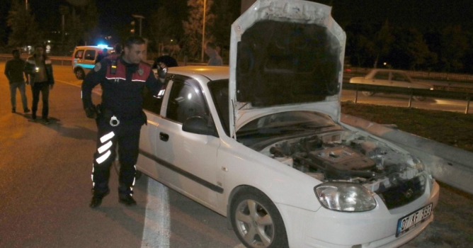 Yunus Timleri yaralı sürücüyü kurtardı